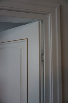 Atvirkštinio atidarymo durys