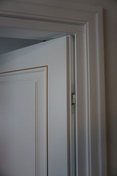 Atvirkštinio atidarymo durys